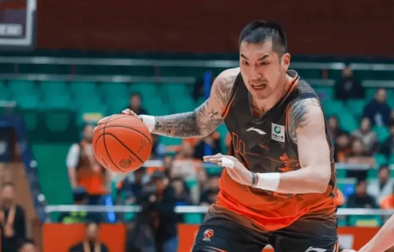 BB体育-陶汉林专访曝内幕！19年被豪门邀请，合同到期后退役与续约二选一